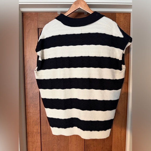 Maeve Textured Collared Muscle Sweater Vest - Picture 4 of 5